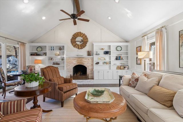 2126 DALKEITH DR, Germantown, TN 38139