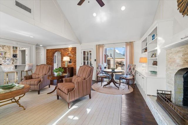 2126 DALKEITH DR, Germantown, TN 38139