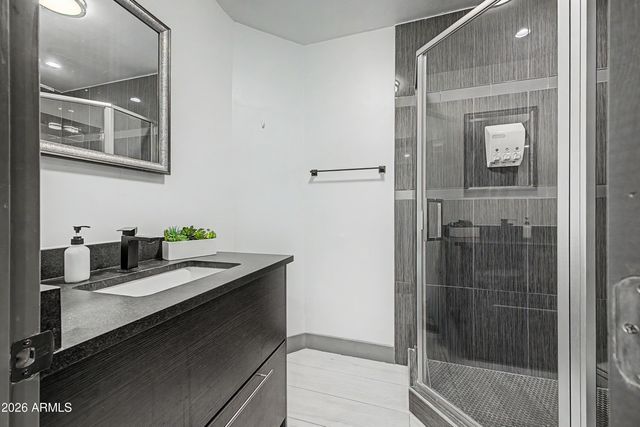 711 W NORTHERN Avenue, Phoenix, AZ 85021