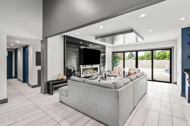 711 W NORTHERN Avenue, Phoenix, AZ 85021
