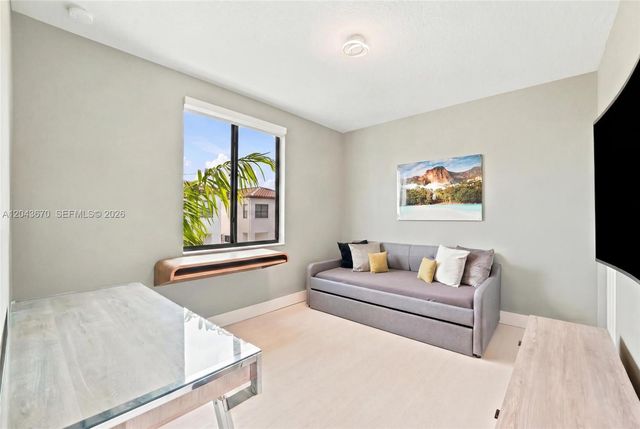 8167 NW 41st Street E101, Doral, FL 33166
