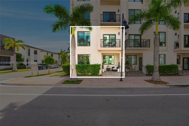 8167 NW 41st Street E101, Doral, FL 33166