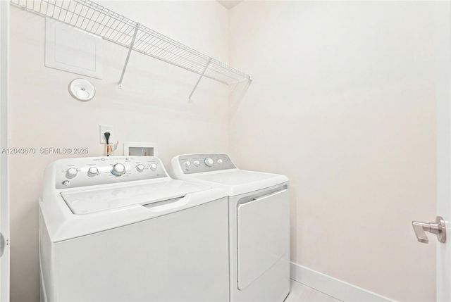 8167 NW 41st Street E101, Doral, FL 33166