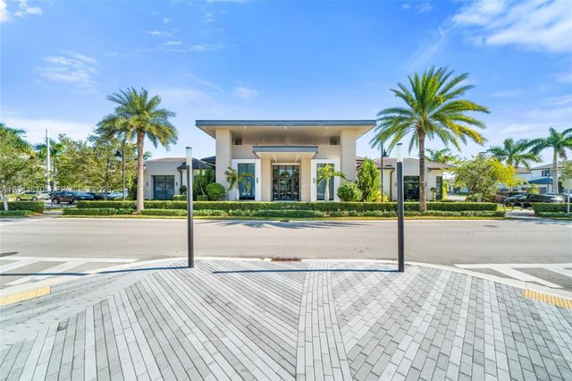 8167 NW 41st Street E101, Doral, FL 33166