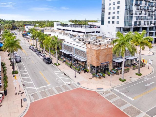 8167 NW 41st Street E101, Doral, FL 33166