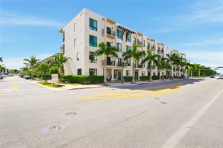 8167 NW 41st Street E101, Doral, FL 33166