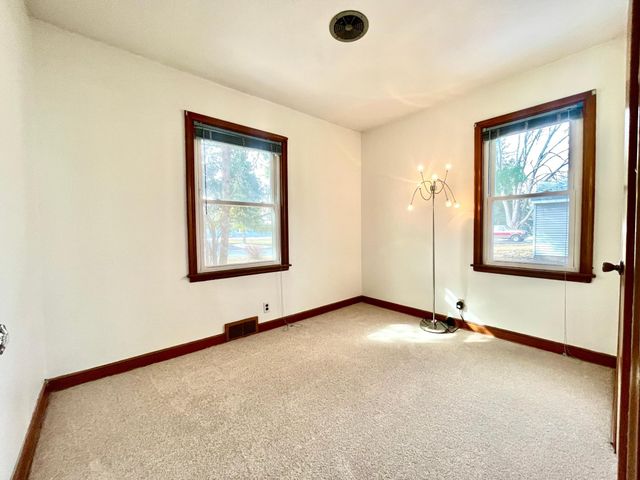 731 Berwood Avenue, Vadnais Heights, MN 55127