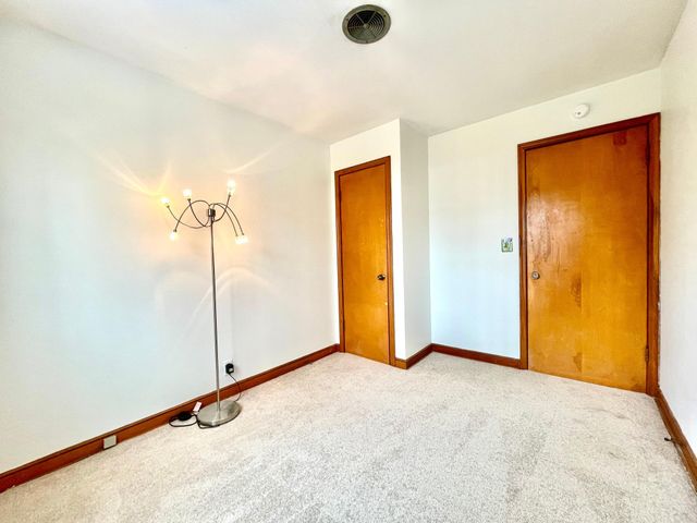 731 Berwood Avenue, Vadnais Heights, MN 55127