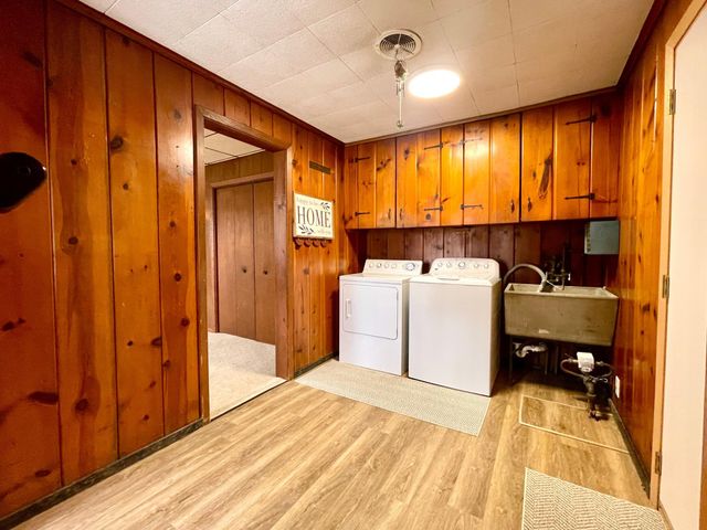 731 Berwood Avenue, Vadnais Heights, MN 55127