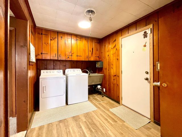 731 Berwood Avenue, Vadnais Heights, MN 55127