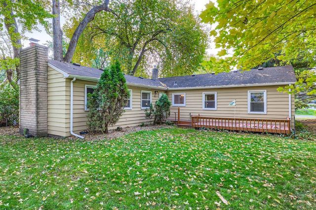 731 Berwood Avenue, Vadnais Heights, MN 55127