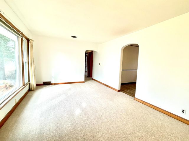 731 Berwood Avenue, Vadnais Heights, MN 55127