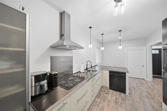 11439 Sherman Avenue, Warren, MI 48089