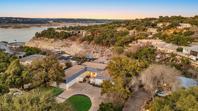 1027 Challenger, Lakeway, TX 78734