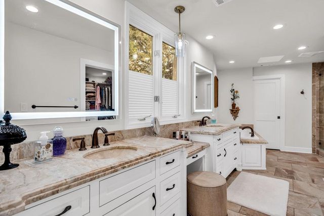 1027 Challenger, Lakeway, TX 78734