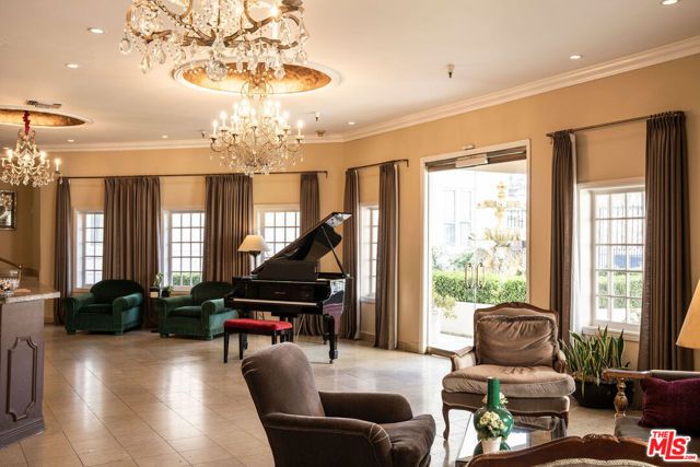 1424 N Crescent Heights Boulevard 60, West Hollywood, CA 90046