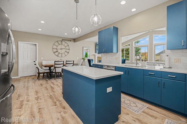 6544 John R Road, Troy, MI 48085