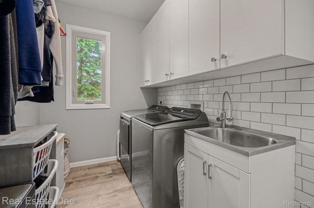 6544 John R Road, Troy, MI 48085