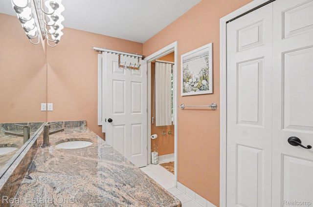 6544 John R Road, Troy, MI 48085