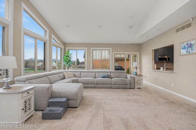 6544 John R Road, Troy, MI 48085