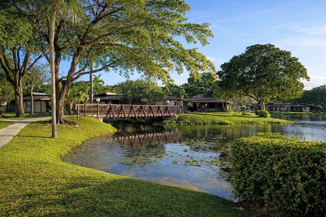 300 Berkley Road 112, Hollywood, FL 33024