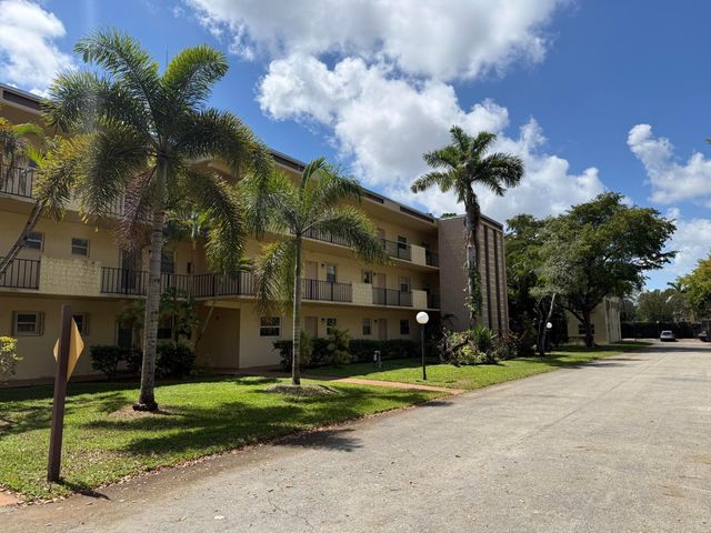 300 Berkley Road 112, Hollywood, FL 33024