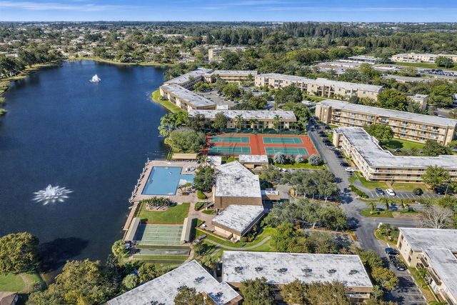 300 Berkley Road 112, Hollywood, FL 33024