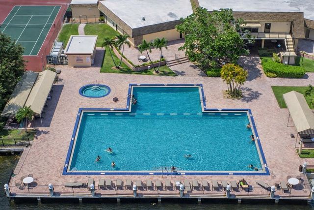 300 Berkley Road 112, Hollywood, FL 33024