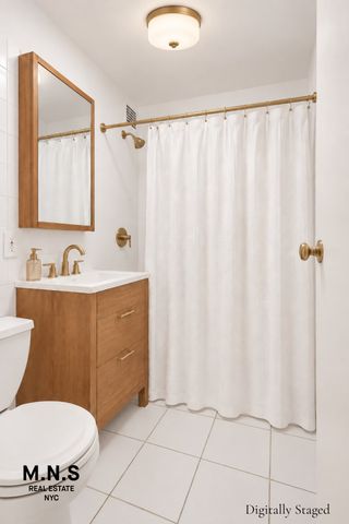 100 W 15th St Apt 2B, New York City, NY 10011