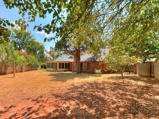 500 Concord Lane, Edmond, OK 73003