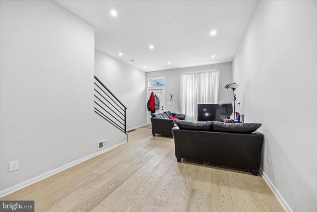 2709 W GLENWOOD AVE, Philadelphia, PA 19121