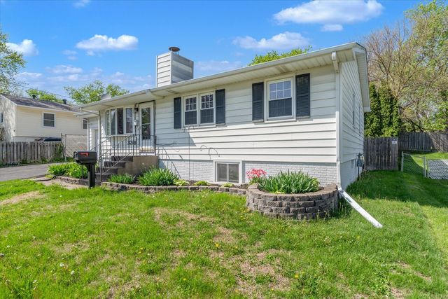 3218 W 11th Street, Davenport, IA 52804