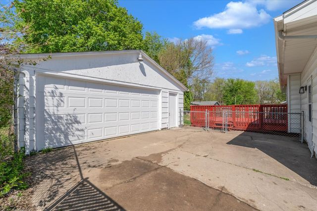 3218 W 11th Street, Davenport, IA 52804