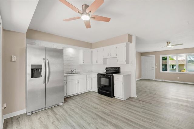 3218 W 11th Street, Davenport, IA 52804