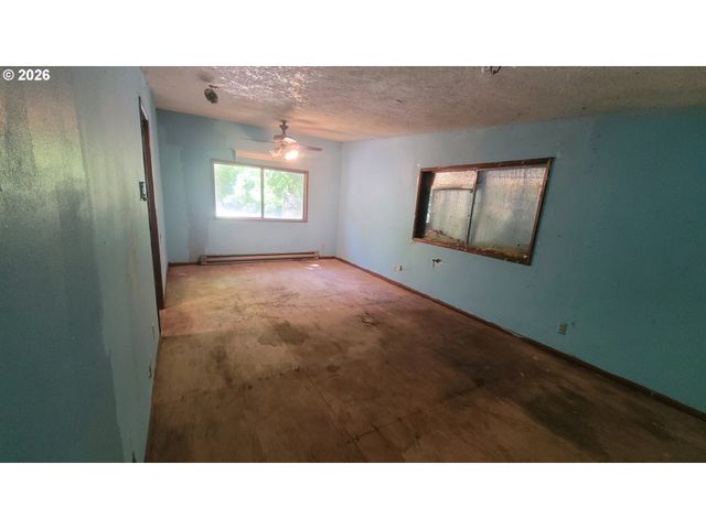 4605 Se HULL Ave, Milwaukie, OR 97267