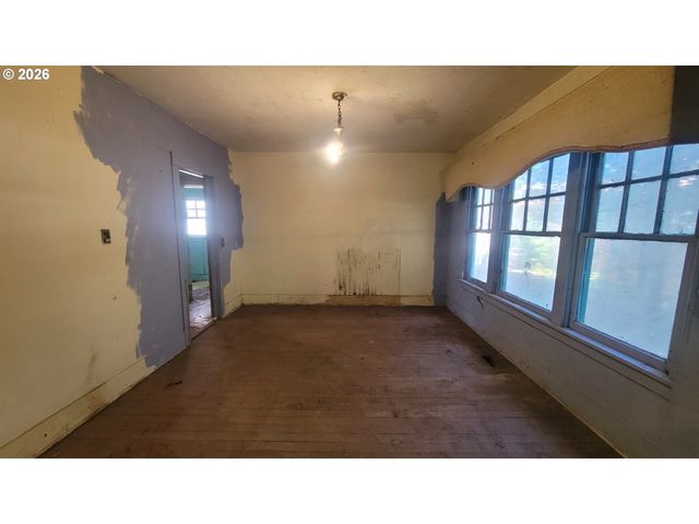4605 Se HULL Ave, Milwaukie, OR 97267