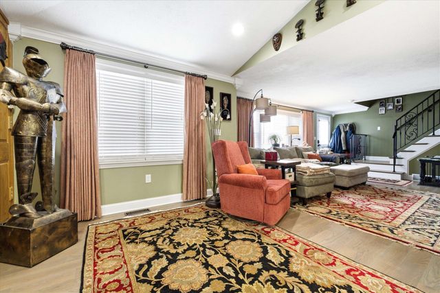 16 Champagne Drive, Nashua, NH 03062