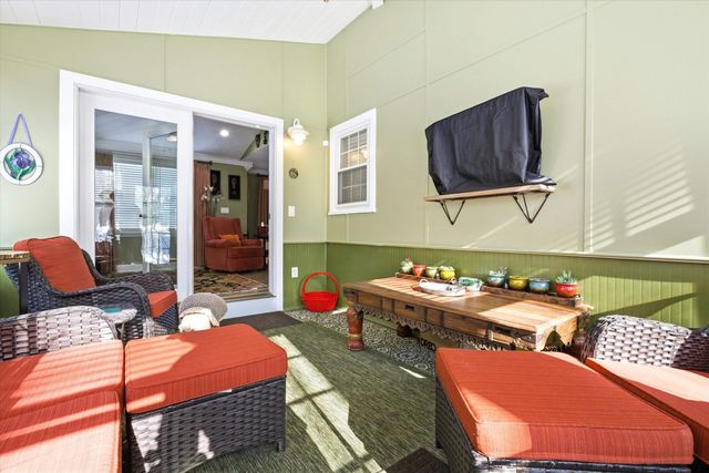 16 Champagne Drive, Nashua, NH 03062