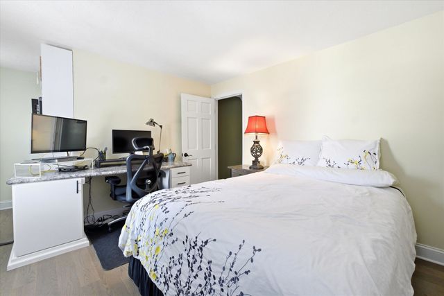 16 Champagne Drive, Nashua, NH 03062