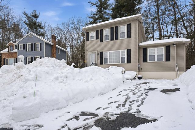 16 Champagne Drive, Nashua, NH 03062