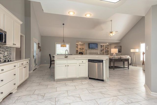 1136 SUNRIVER CV, Collierville, TN 38017