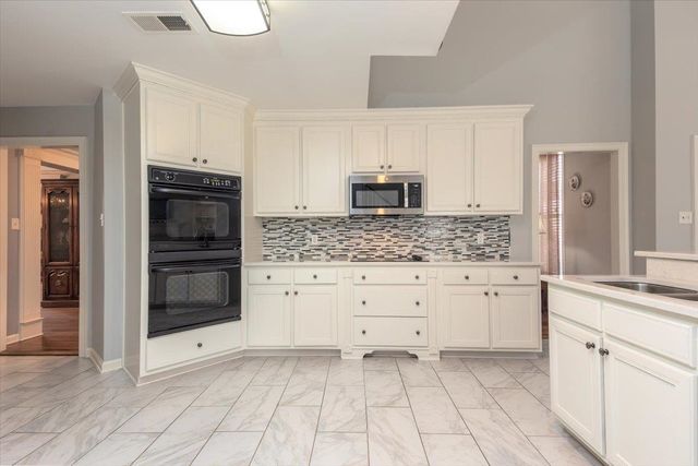 1136 SUNRIVER CV, Collierville, TN 38017