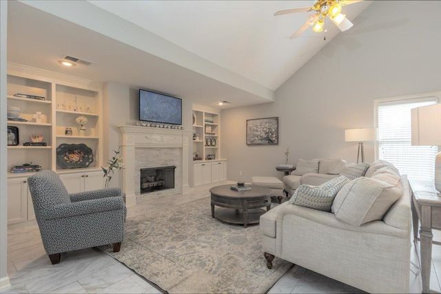 1136 SUNRIVER CV, Collierville, TN 38017