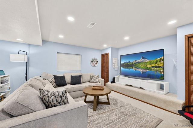 12 Willowleaf Drive, Littleton, CO 80127