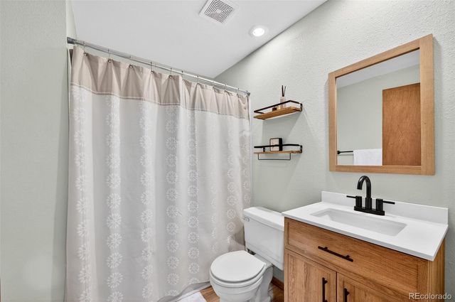 12 Willowleaf Drive, Littleton, CO 80127