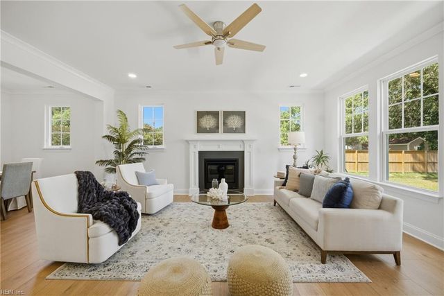 343 Ewell LN, Chesapeake, VA 23322