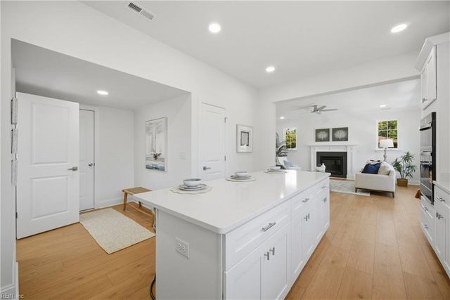 343 Ewell LN, Chesapeake, VA 23322