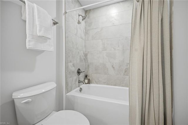 343 Ewell LN, Chesapeake, VA 23322