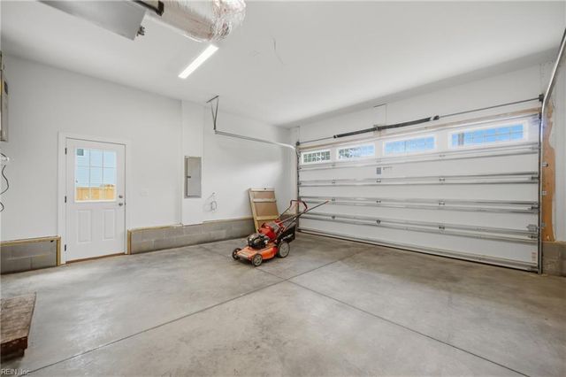 343 Ewell LN, Chesapeake, VA 23322