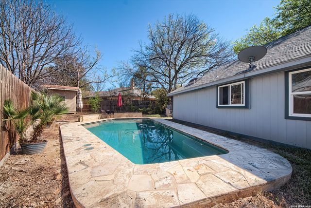 7704 Rohrdanz, Live Oak, TX 78233